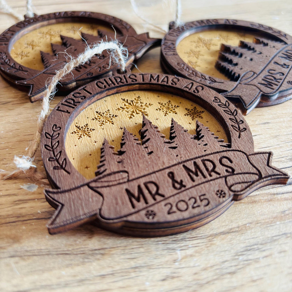 Première boule de Noël mariée M. et Mme, M./M. ou Mme/Mme cadeau de mariage Noël mariage décoration d'arbre de Noël cadeau pour elle lui couple