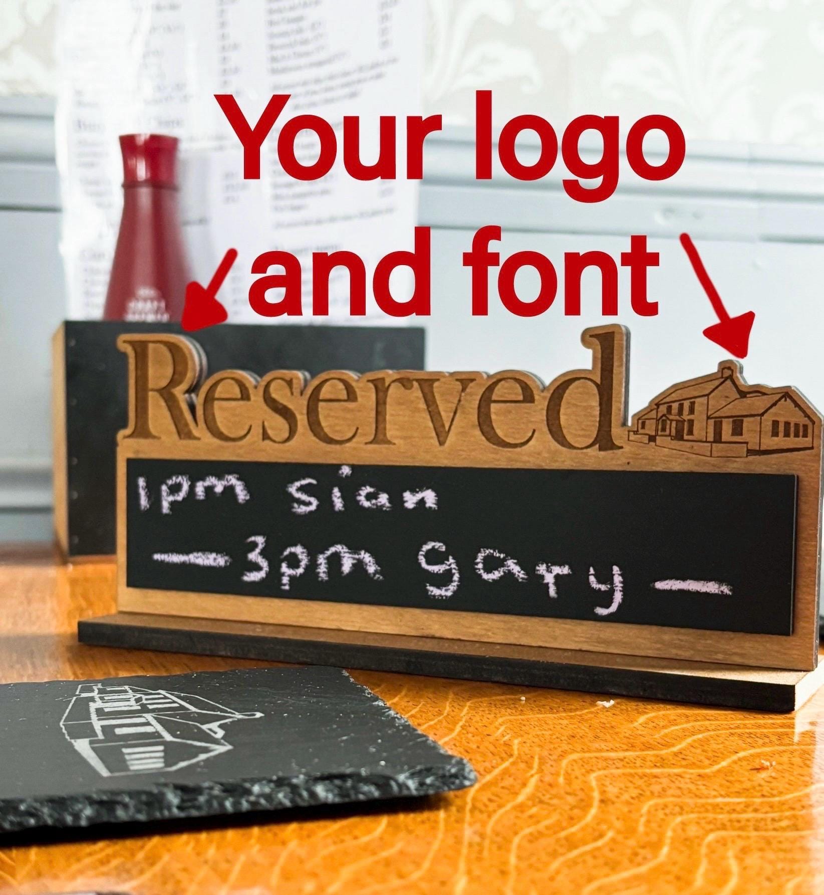 Panneau de réservation personnalisé - Restaurant / Bar / Pub / Entreprise / Mariage Numéro de table en bois Décoration d'intérieur avec tableau noir Style vintage Personnalisé